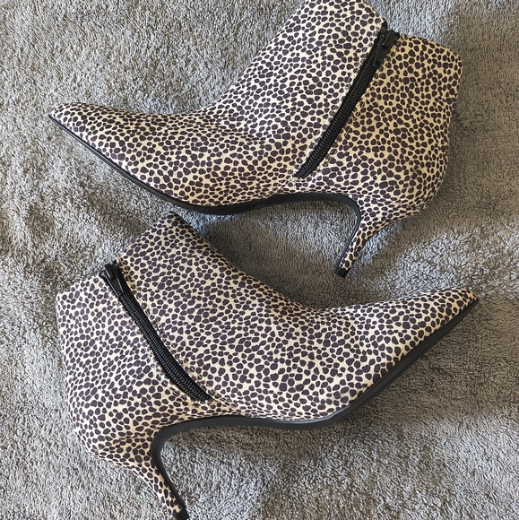 Kelly & Katie Women's Size 10M Arina Black Dots Boots Booties Career Business - Picture 1 of 12